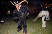 Perchtenlauf am Ebenfurther Adventmarkt, 28.11.2015