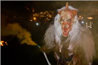 Perchtenlauf am Ebenfurther Adventmarkt, 28.11.2015