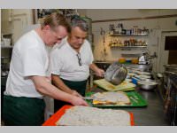 2. Karitatives Kochevent in Neufeld, 15.11.2013