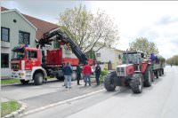 Maibaum der FF Neufeld, 02.05.2015