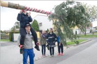 Maibaum der FF Neufeld, 02.05.2015