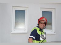 Erdbeben�bung mit Pflegeheimevakuierung in Neufeld, 22.06.2013