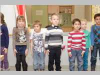 Kindergarten feiert Weihnachten im Pflegeheim Neufeld, 19.12.2014