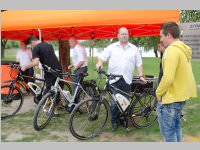 Klimab�ndnis tourt durch Neufeld, 25.06.2014