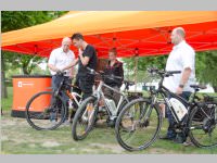 Klimab�ndnis tourt durch Neufeld, 25.06.2014