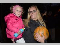 K�rbisschnitzen mit der �VP Neufeld, 31.10.2013