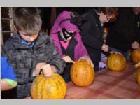 K�rbisschnitzen mit der �VP Neufeld, 31.10.2013