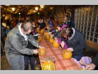 K�rbisschnitzen mit der �VP Neufeld, 31.10.2013