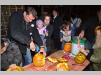 K�rbisschnitzen mit der �VP Neufeld, 31.10.2013