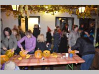 K�rbisschnitzen mit der �VP Neufeld, 31.10.2013