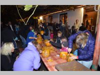 K�rbisschnitzen mit der �VP Neufeld, 31.10.2013