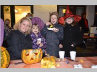 K�rbisschnitzen mit der �VP Neufeld, 31.10.2013