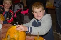 K�rbisschnitzen mit der �VP Neufeld, 31.10.2015