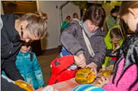K�rbisschnitzen mit der �VP Neufeld, 31.10.2015