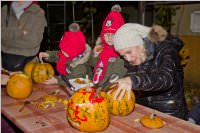 K�rbisschnitzen mit der �VP Neufeld, 31.10.2015
