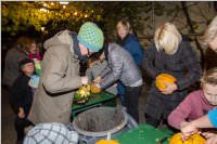 K�rbisschnitzen mit der �VP Neufeld, 31.10.2016