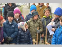 Osterratschen in Neufeld, 28.03.2013