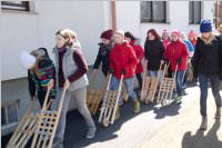Osterratschen in Neufeld, 02.04.2015