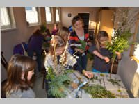 Palmbuschenbinden und Palmzweigsegnung in Neufeld, 24.03.2013