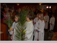 Palmbuschenbinden und Palmzweigsegnung in Neufeld, 24.03.2013