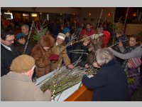 Palmbuschenbinden und Palmzweigsegnung in Neufeld, 24.03.2013