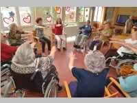 Turnen mit StR Barwitius im Pflegeheim, 22.05.2013