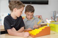 VS Neufeld 1B besucht das Pflegeheim, 29.04.2015