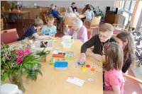 VS Neufeld 1B besucht das Pflegeheim, 29.04.2015