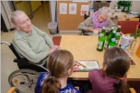 VS Neufeld 3B besucht das Pflegeheim, 30.11.2016