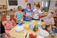 VS Neufeld Gesunde Ern�hrung kocht im Pflegeheim, 15.06.2015