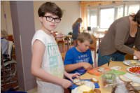 VS Neufeld Gesunde Ern�hrung kocht im Pflegeheim, 15.06.2015