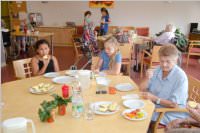 VS Neufeld Gesunde Ern�hrung kocht im Pflegeheim, 15.06.2015