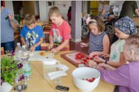 VS Neufeld Gesunde Ern�hrung kocht im Pflegeheim, 13.06.2016