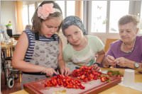 VS Neufeld Gesunde Ern�hrung kocht im Pflegeheim, 13.06.2016