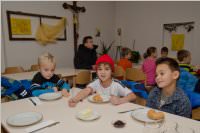 Roratefr�hst�ck mit Volkssch�lern in Neufeld, 10.12.2015