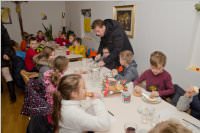 Roratefr�hst�ck mit Volkssch�lern in Neufeld, 10.12.2015