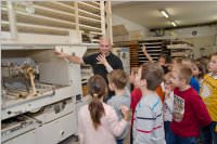 VS Neufeld 2. Klassen in der B�ckerei May, 21.10.2015