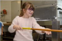 VS Neufeld 2. Klassen in der B�ckerei May, 21.10.2015