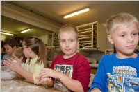 VS Neufeld 2. Klassen in der B�ckerei May, 21.10.2015