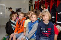 4. Klassen der VS Neufeld besuchen die FF Neufeld, 18.06.2015