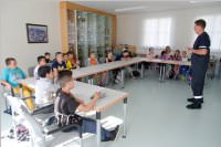 4. Klassen der VS Neufeld besuchen die FF Neufeld, 18.06.2015