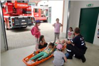 4. Klassen der VS Neufeld besuchen die FF Neufeld, 18.06.2015