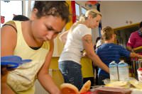 VS Neufeld: Frhstck fr die 4. Klassen, 17.06.2015