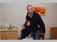 Volksschule feiert Weihnachten im Pflegeheim Neufeld, 17.12.2013