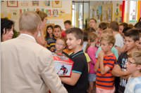 Fahrradhelme f�r die VS Neufeld, 29.06.2015