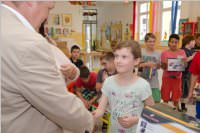 Fahrradhelme f�r die VS Neufeld, 29.06.2015
