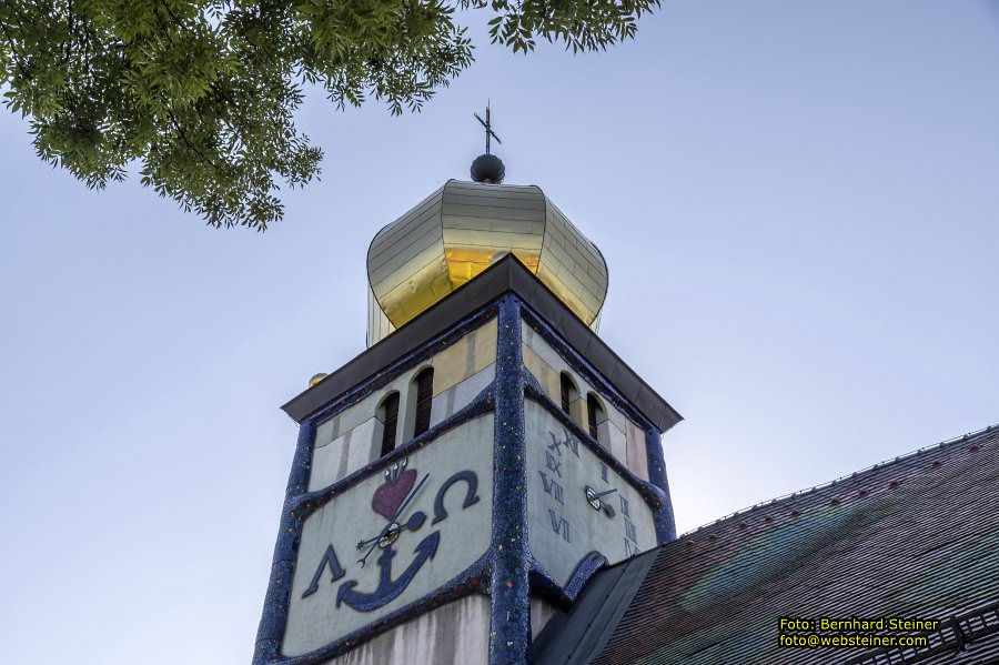 Hundertwasserkirche B�rnbach, Pfarrkirche hl. Barbara, September 2023