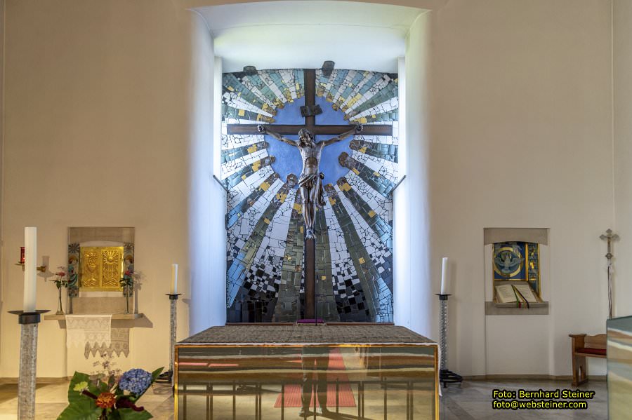 Hundertwasserkirche B�rnbach, Pfarrkirche hl. Barbara, September 2023