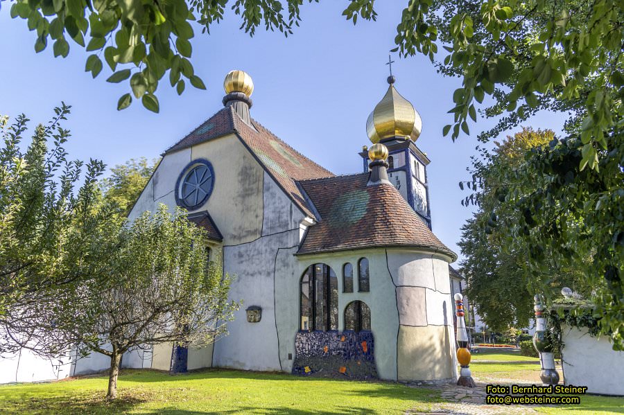 Hundertwasserkirche B�rnbach, Pfarrkirche hl. Barbara, September 2023