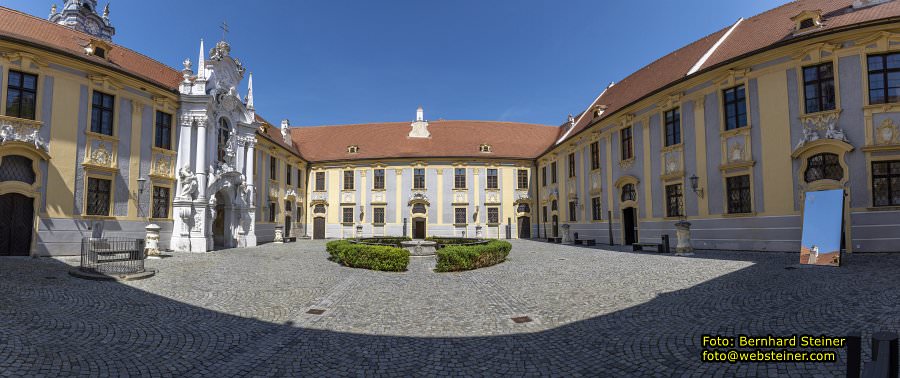 Stift D�rnstein an der Wachaubahn, Juni 2023